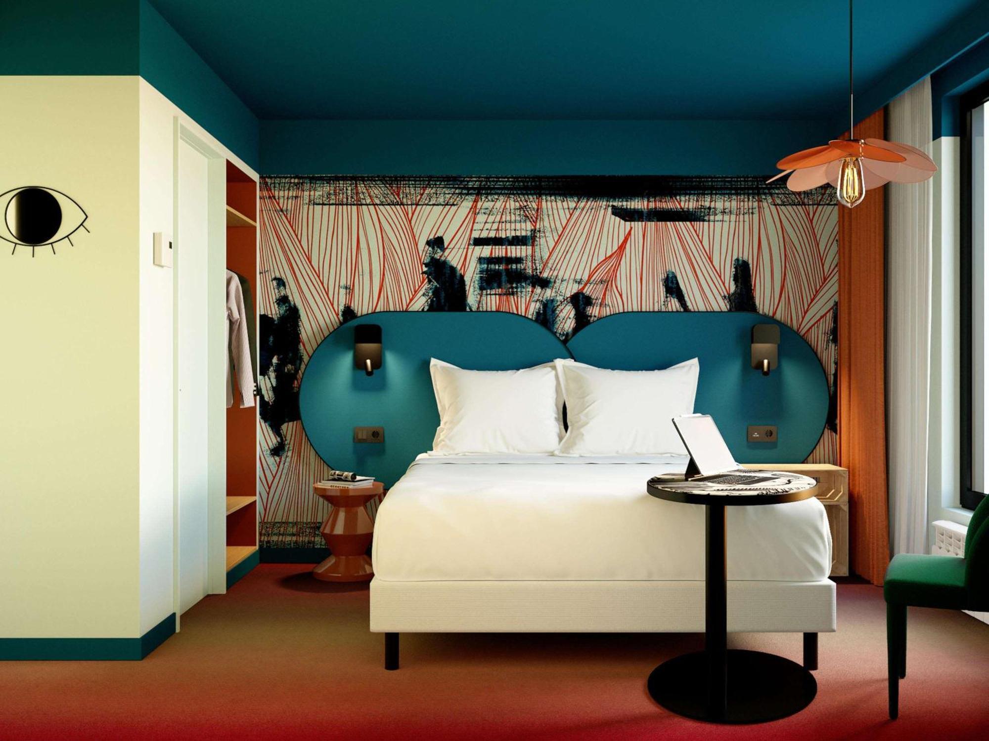 Ibis Styles Batignolles Parigi