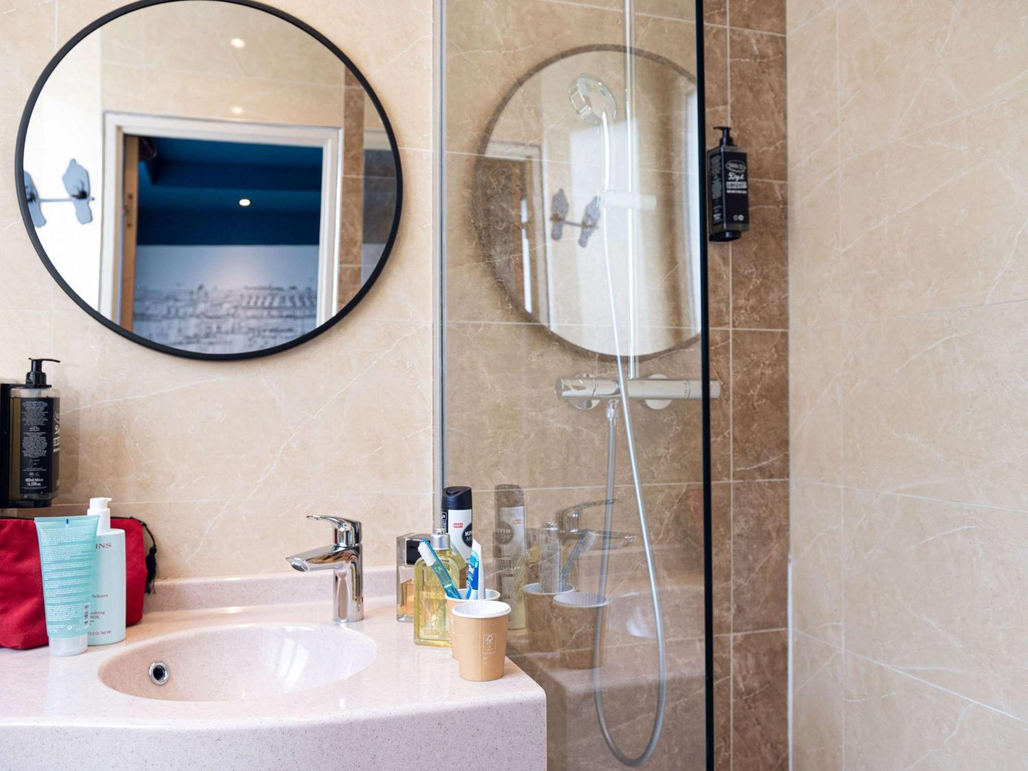 Ibis Styles Batignolles 3* Parigi