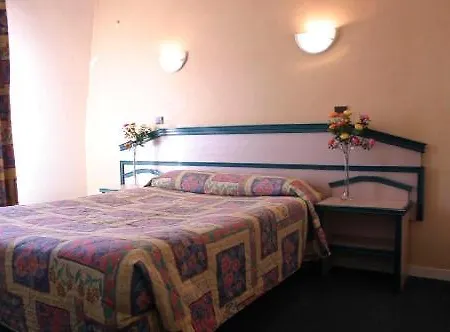 Ibis Styles Batignolles Parigi
