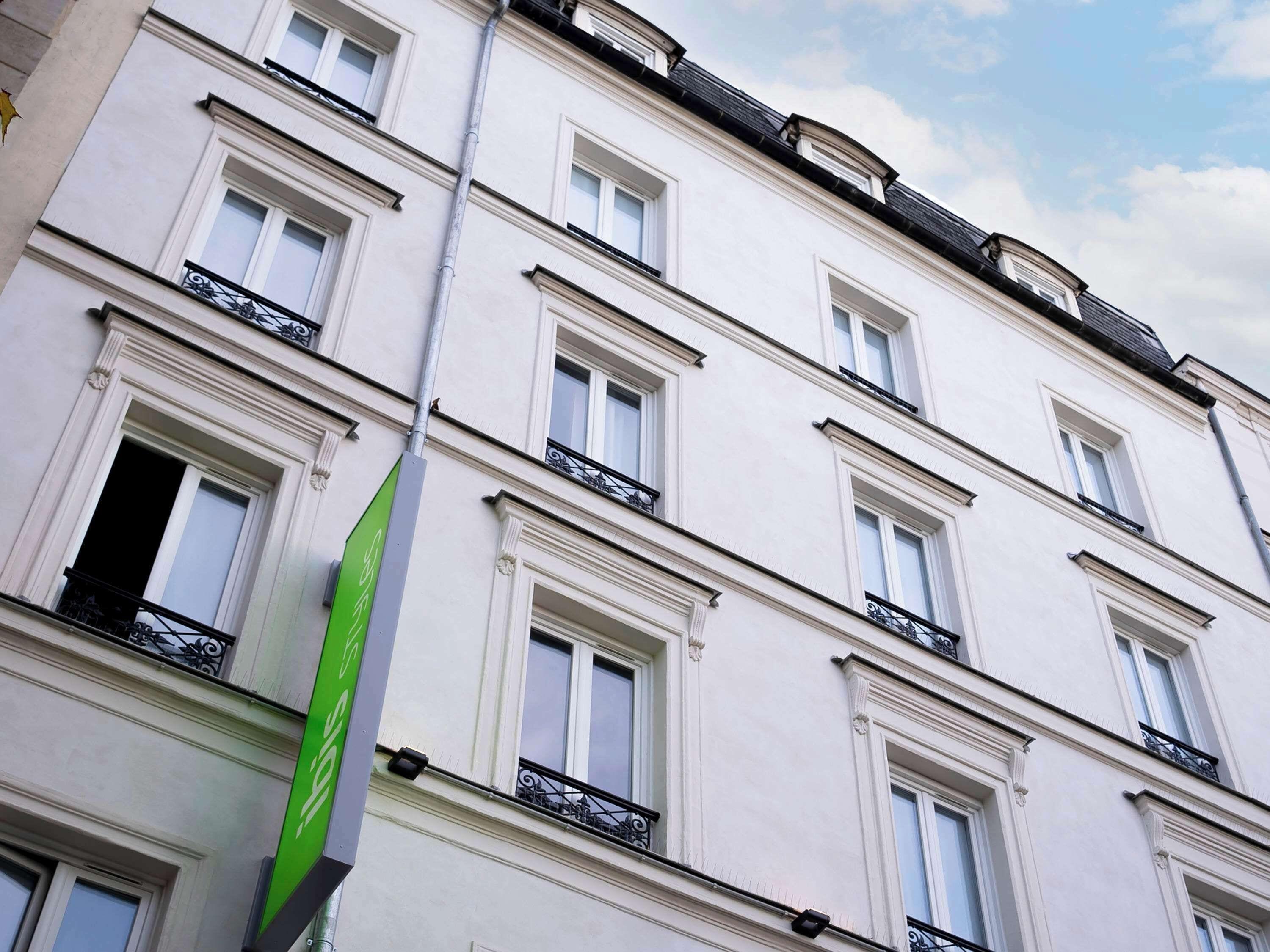 Ibis Styles Batignolles Hotel 3*