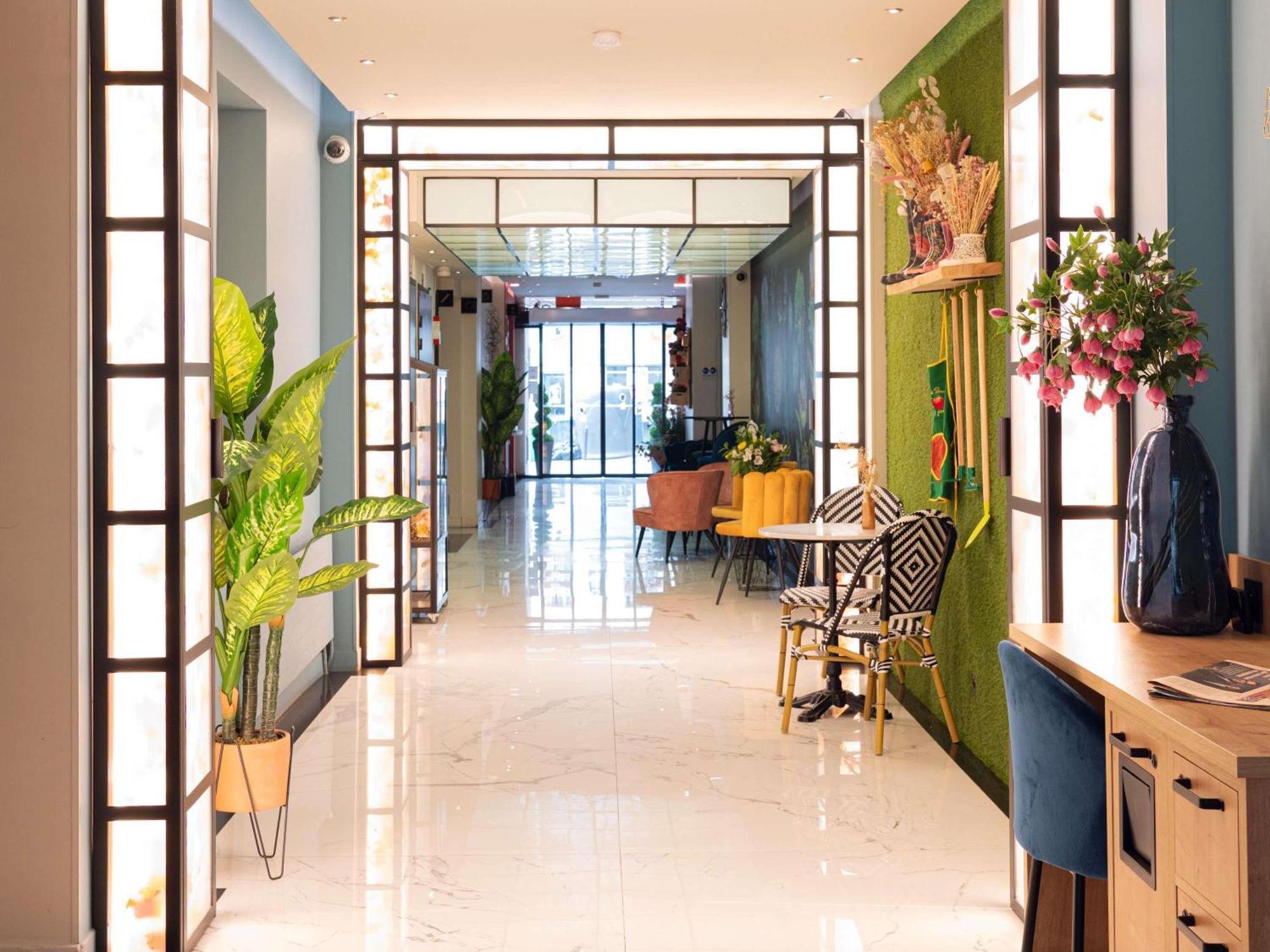 Ibis Styles Batignolles Parigi